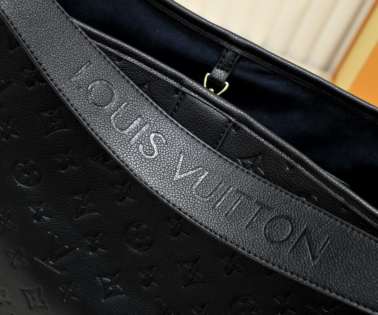 EN - Luxury Bags LUV 807