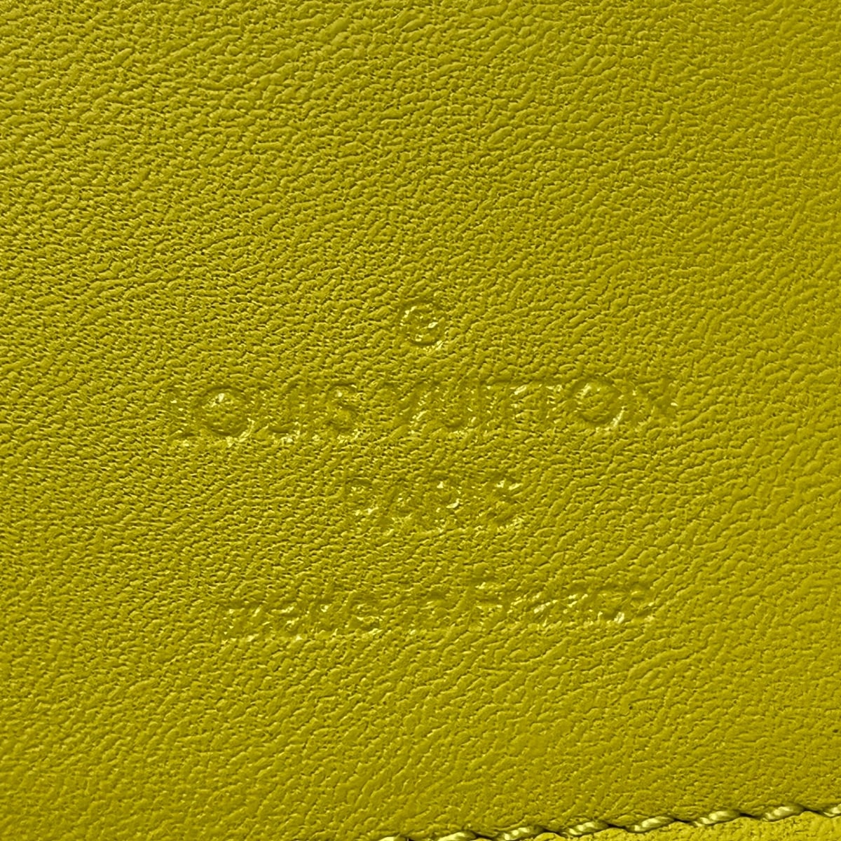 Louis Vuitton  Leather Wallet  ()