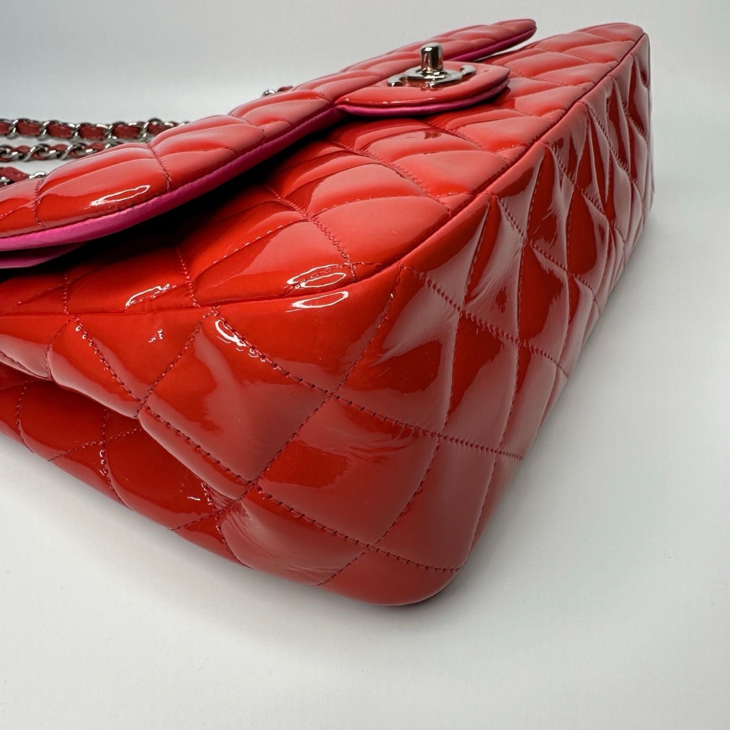 Preloved Chanel classic flap bag patent leather red -NG102764