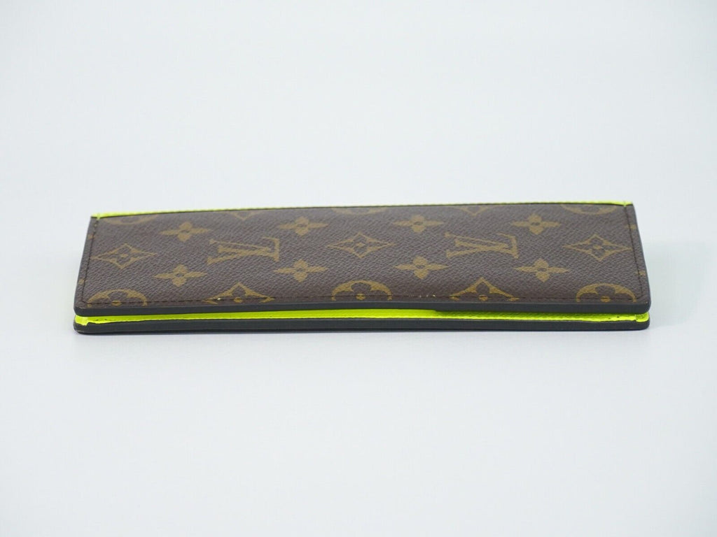 Louis Vuitton Portefeuille Brazza  Canvas Wallet  ()