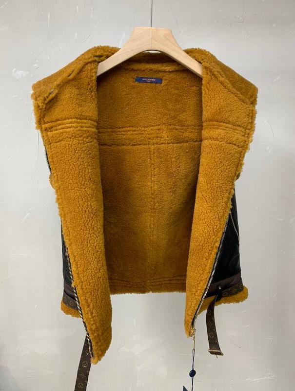 SAMC - LOV Clothes - 118