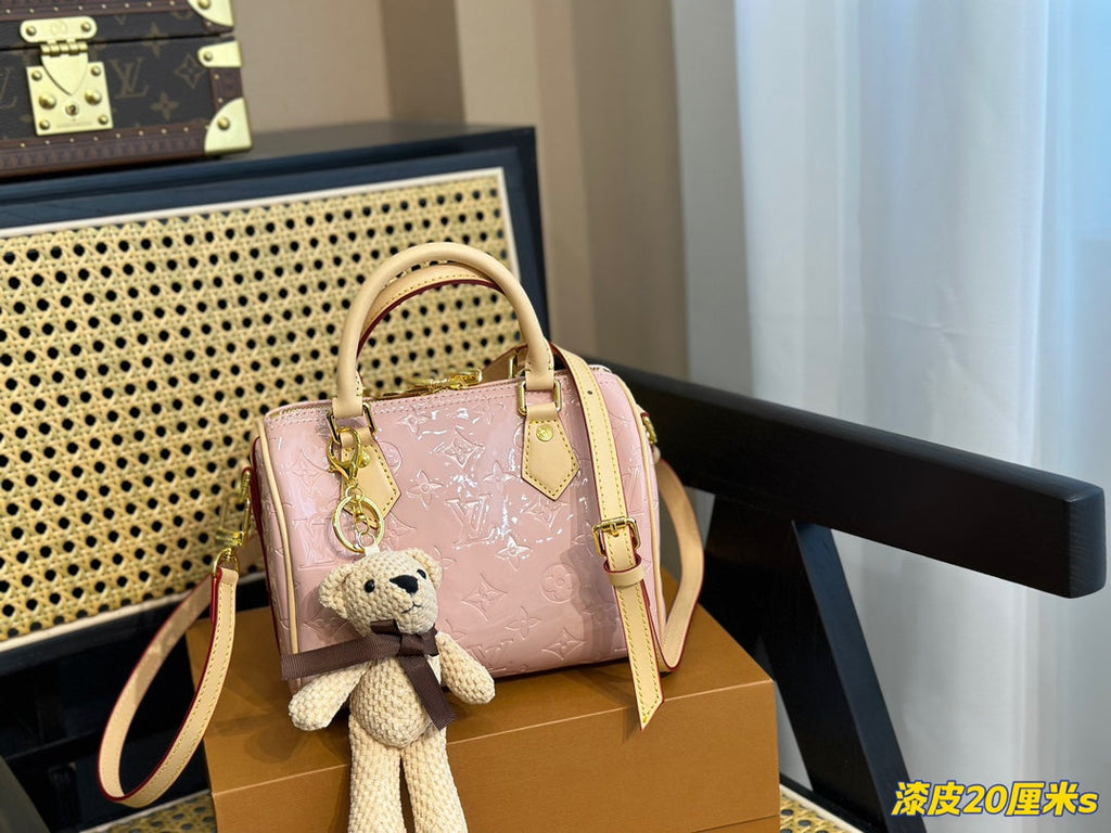 EN - Luxury Bags LUV 737