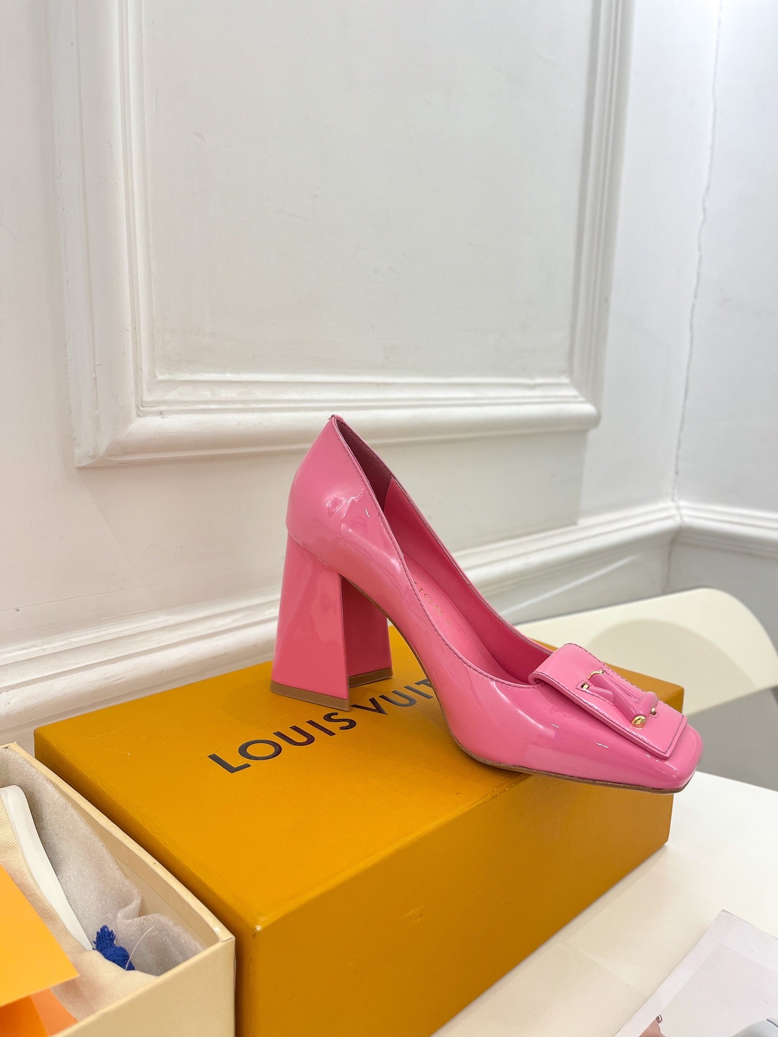 New LUV High Heel Shoes 009