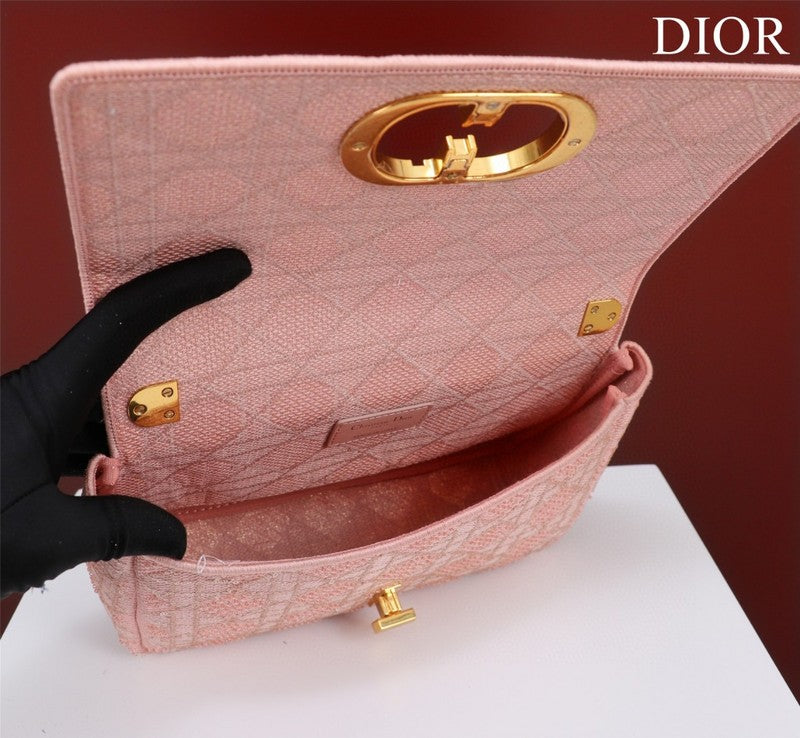 ELE - Dir Bags - 2011