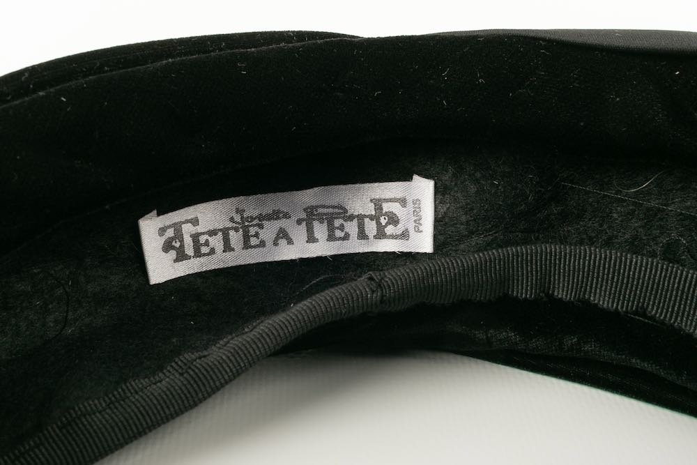 Chapeau / bibi en velours TÃƒÆ’Ã‚Âªte ÃƒÆ’Ã‚Â  TÃƒÆ’Ã‚Âªte