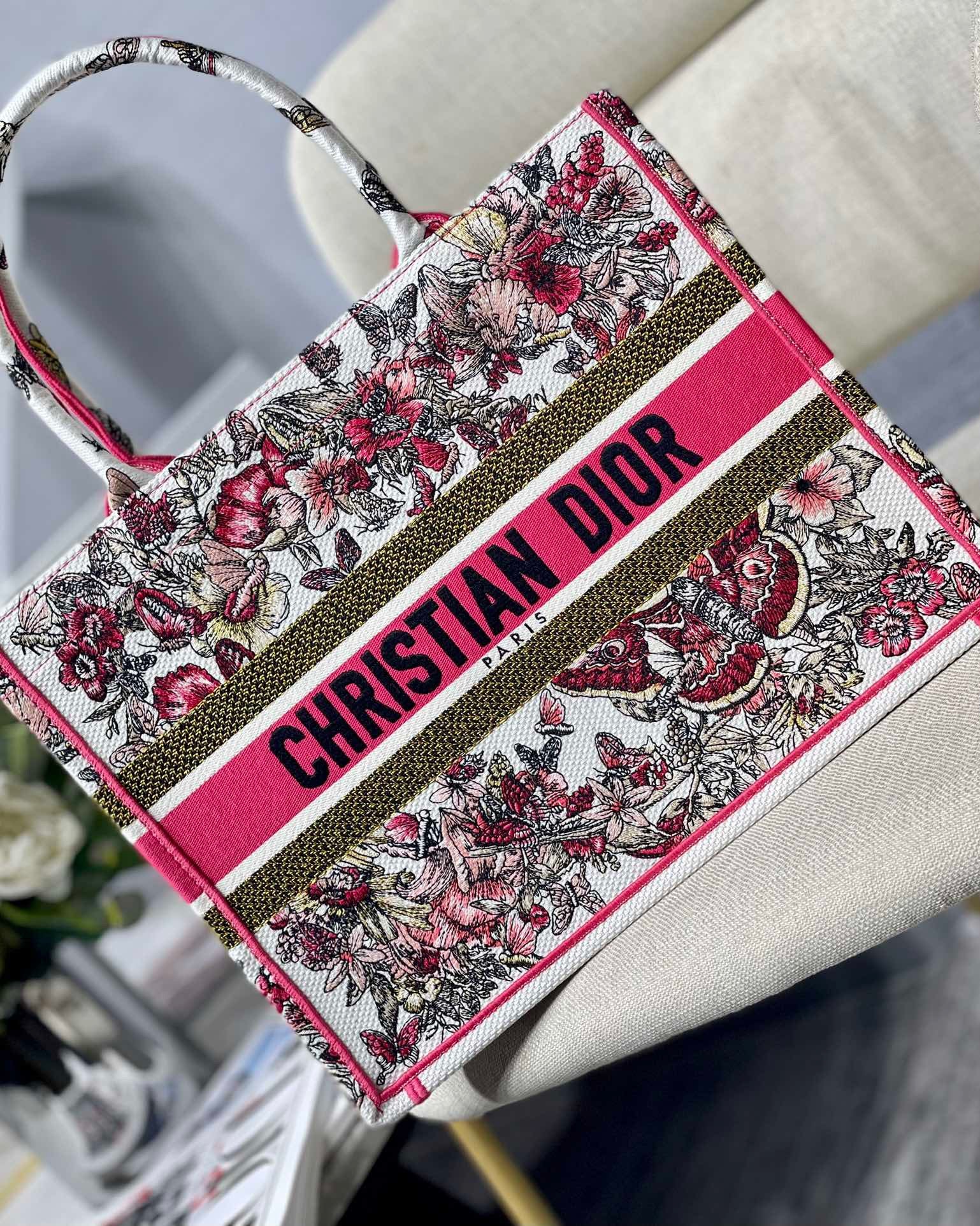 GLAMI MeGLAMIum Book Tote Pink Multicolor, For Women, WomenÃ¢â‚¬â„¢s Handbags 14in/36cm CD