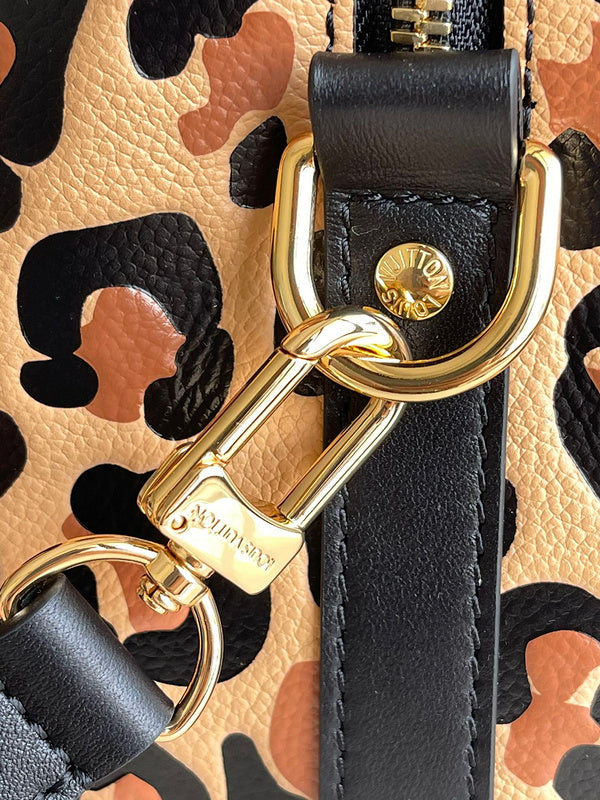LOV2 Bags - Luxurious Bags  1624