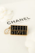Broche / Pins "sac ÃƒÆ’Ã‚Â  main" Chanel 2002