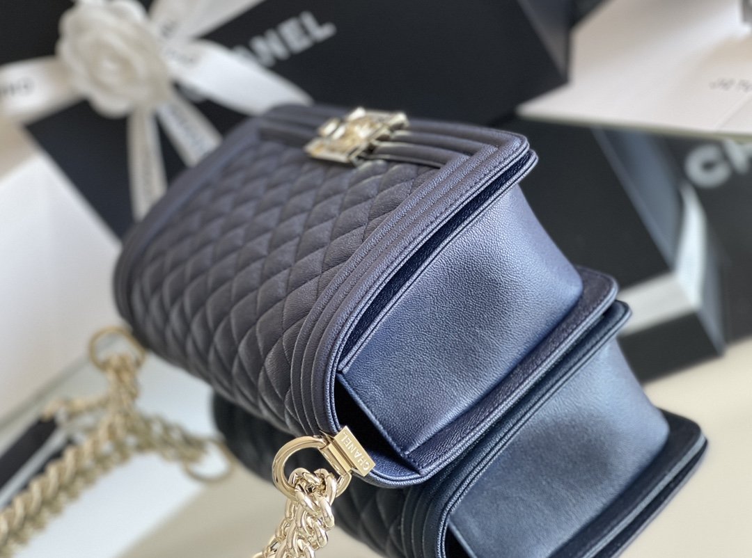 CHLMedium Boy Handbag Dark Blue For Women 9.8in/25cm A67086