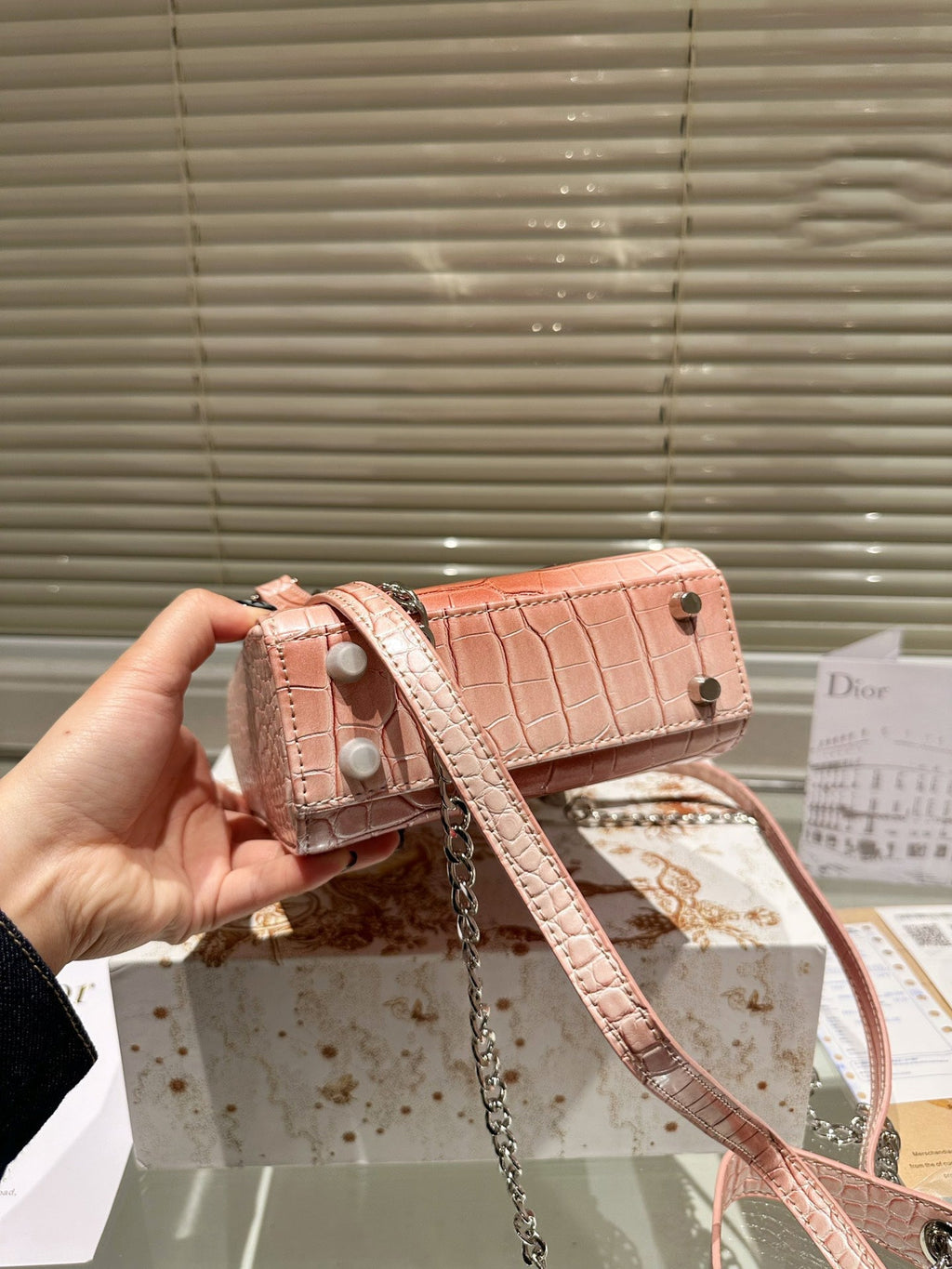 EN - Luxury Bags DIR 370