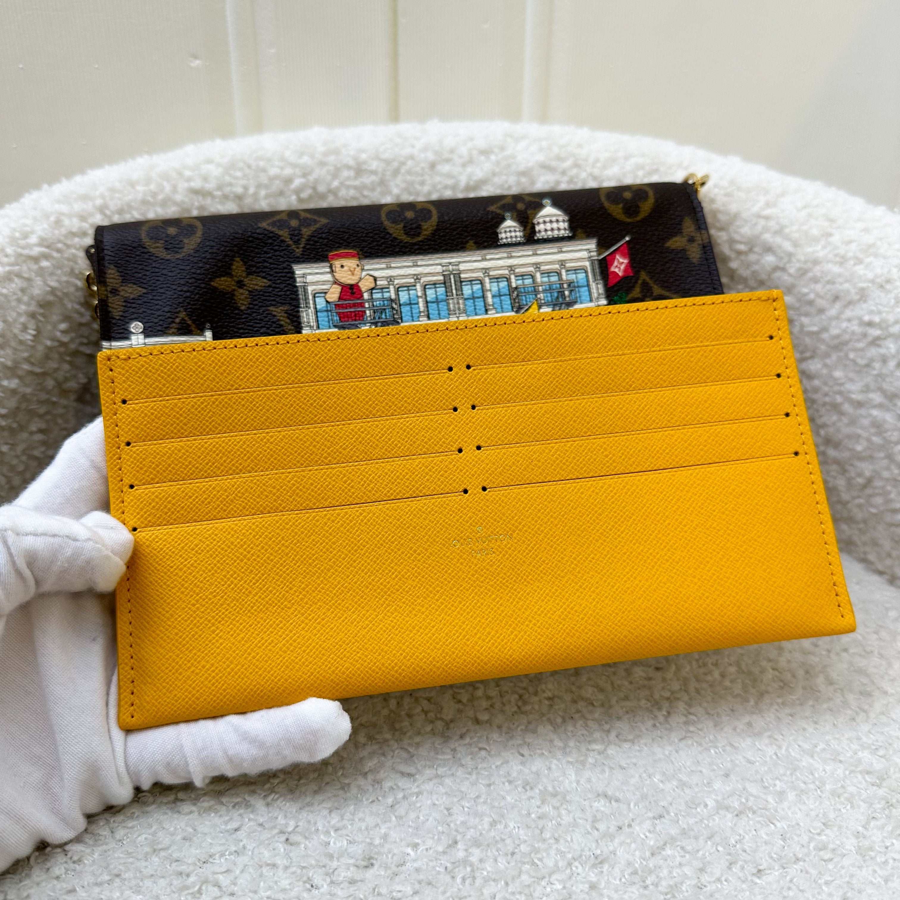 LV Felicie Pochette in Vivienne in New York Monogram Canvas and GHW