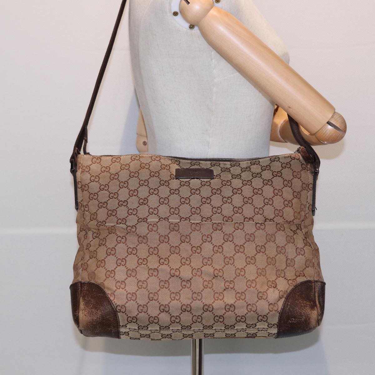GUCCI GG Canvas Shoulder Bag Beige 110054 82710
