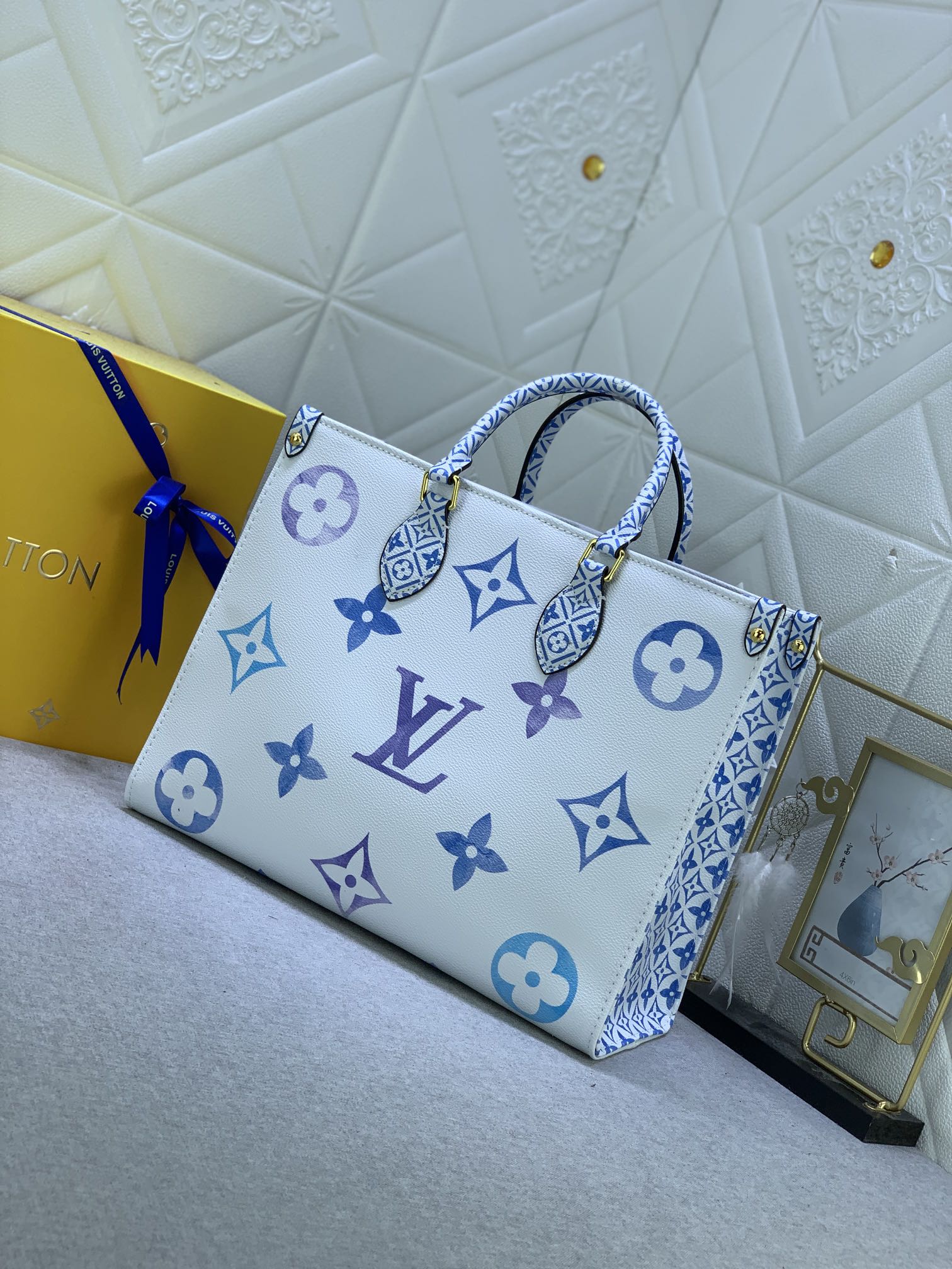 EN - Luxury Bags LUV 819