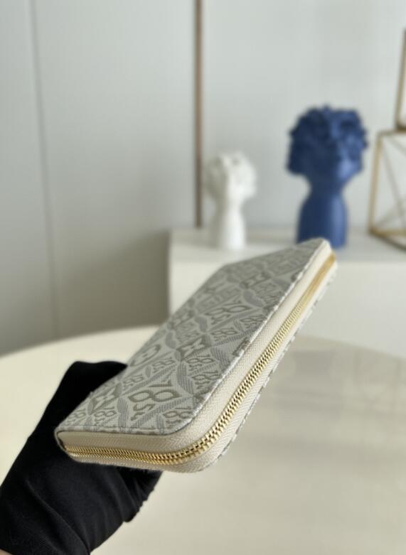 SAMC - Mix Wallets - 108