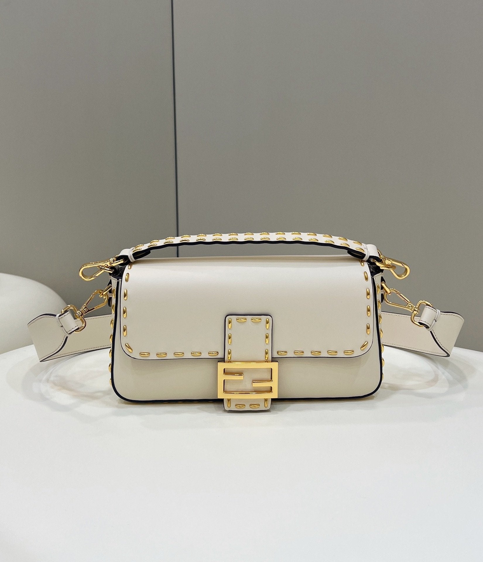 FI Mon Baguette MeGLAMIum White Bag For Woman 28cm/11in 8BR600AGLAMIQF1FIR