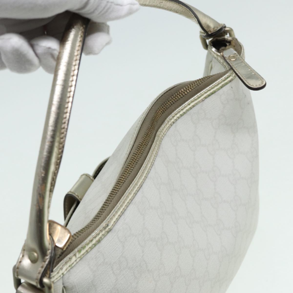 GUCCI GG Supreme Shoulder Bag PVC Leather White Gold 84660