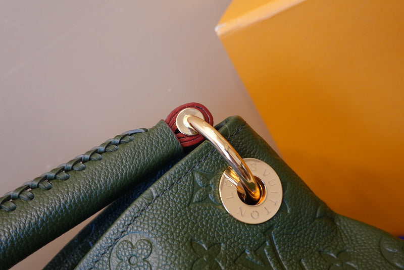 LOV2 Bags - Luxurious Bags  1548