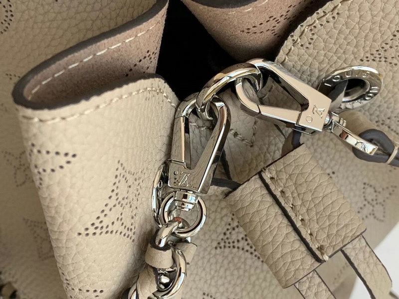 LOV2 Bags - Luxurious Bags  2581