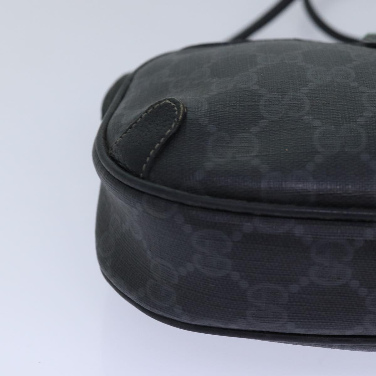 GUCCI GG Supreme Sherry Line Shoulder Bag PVC Black Gold 156 02 066 85106