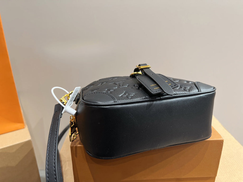 EN - Luxury Bags LUV 757