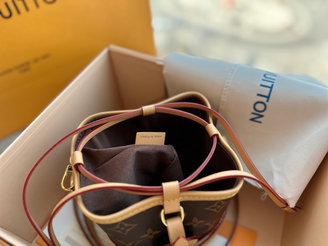 EN - Luxury Bags LUV 727
