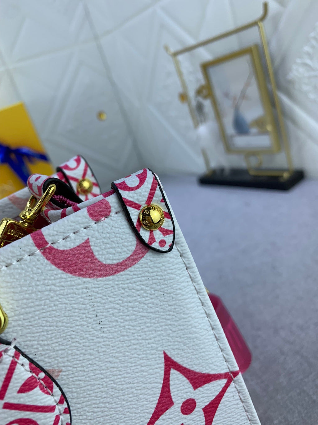 EN - Luxury Bags LUV 818