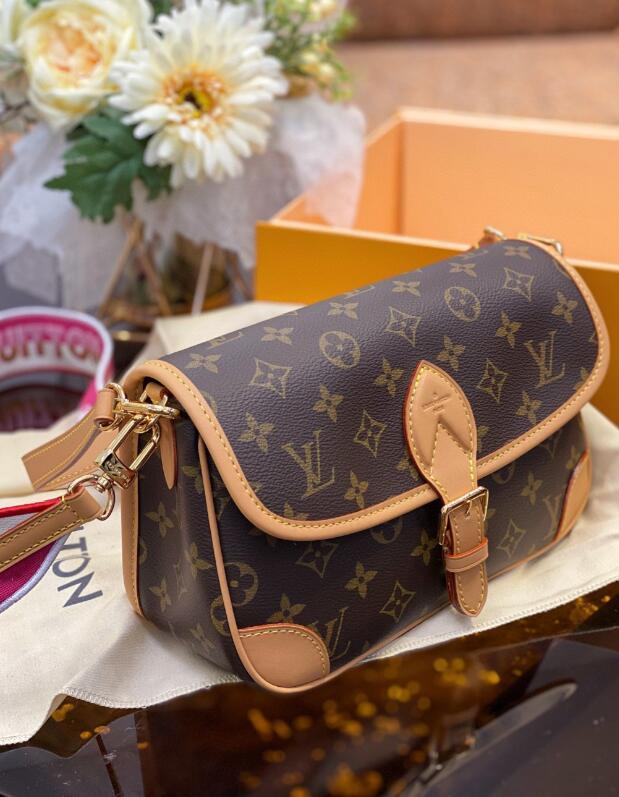SAMC - LOV Bags - 1610