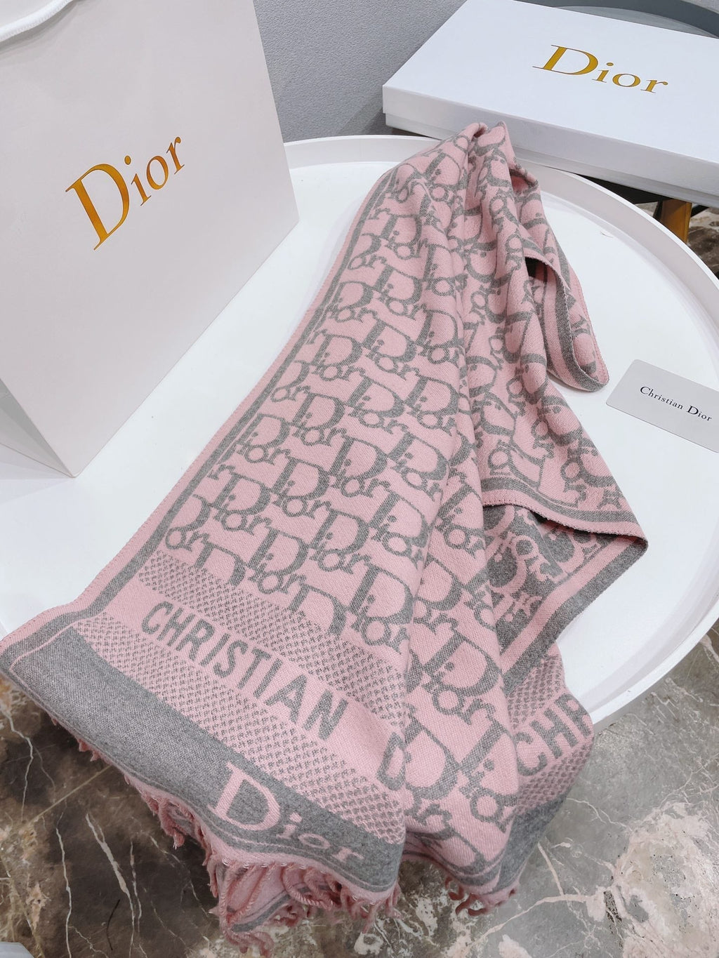 EN - Luxury  DIR Scarf 003