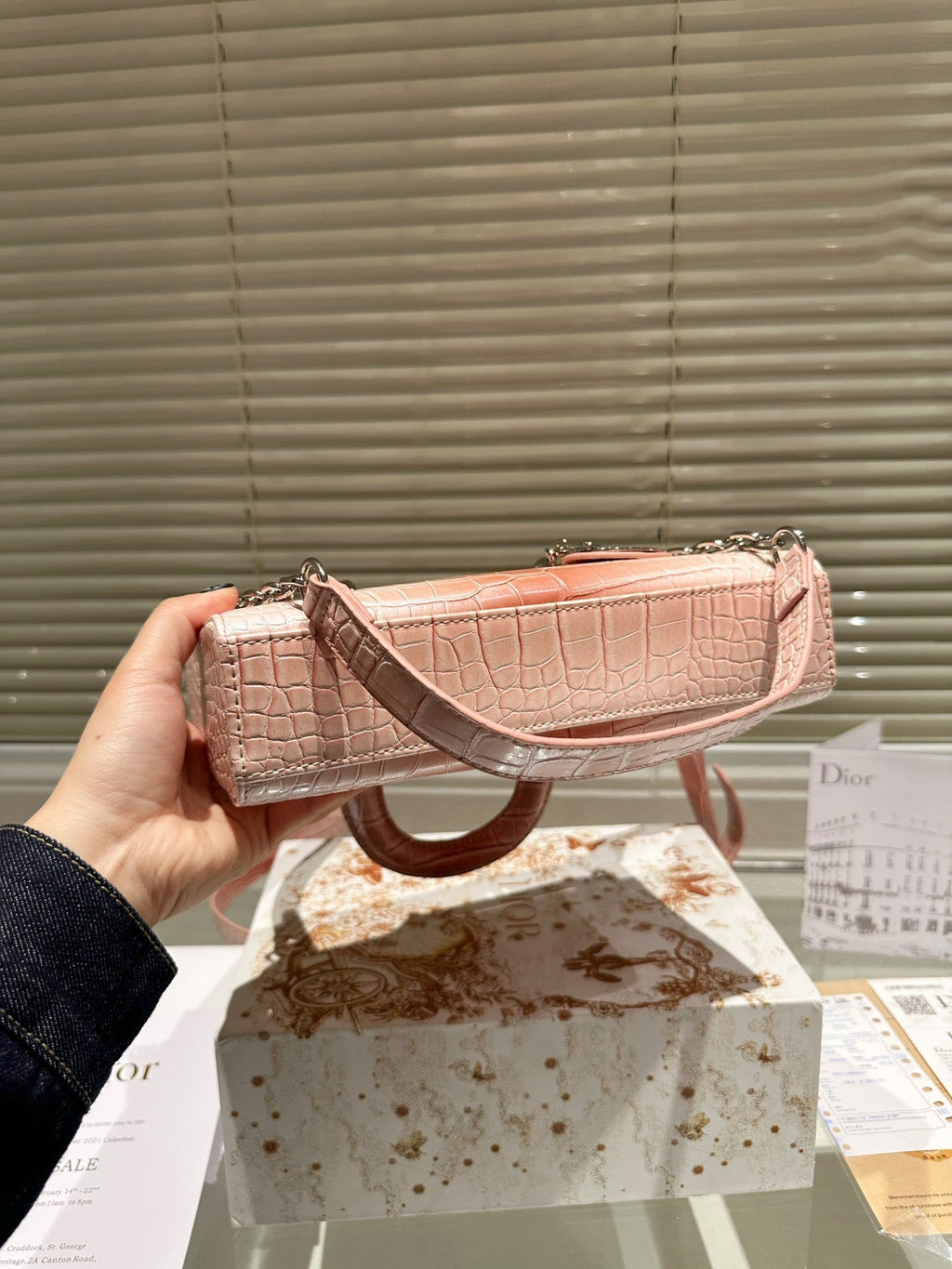 EN - Luxury Bags DIR 372