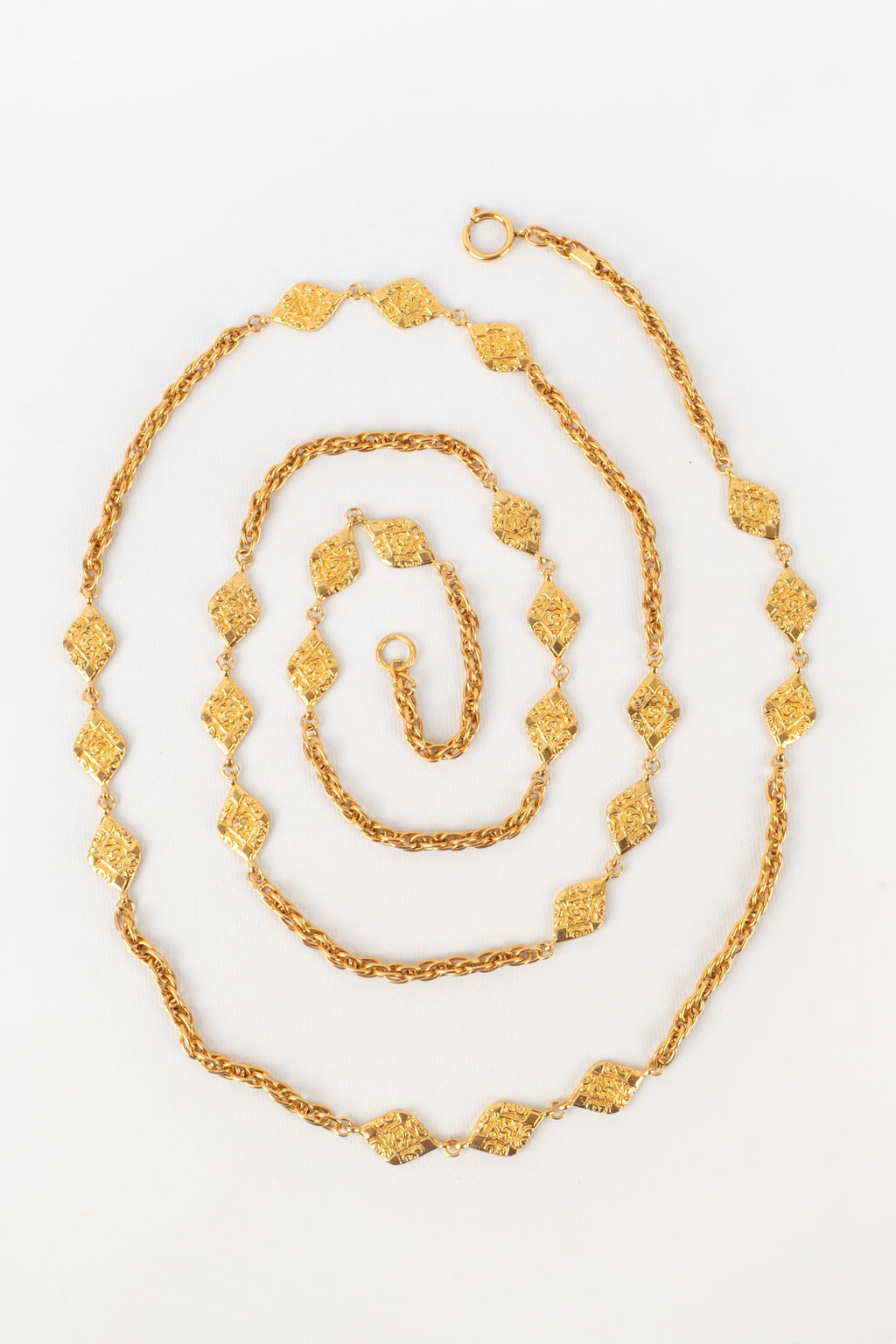 Collier / sautoir en mÃƒÆ’Ã‚Â©tal dorÃƒÆ’Ã‚Â© Chanel