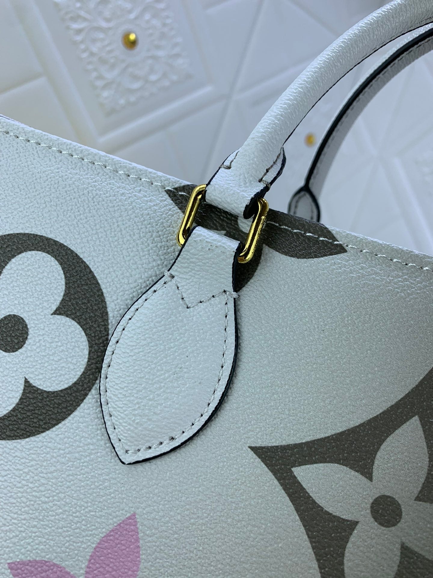 EN - Luxury Bags LUV 750