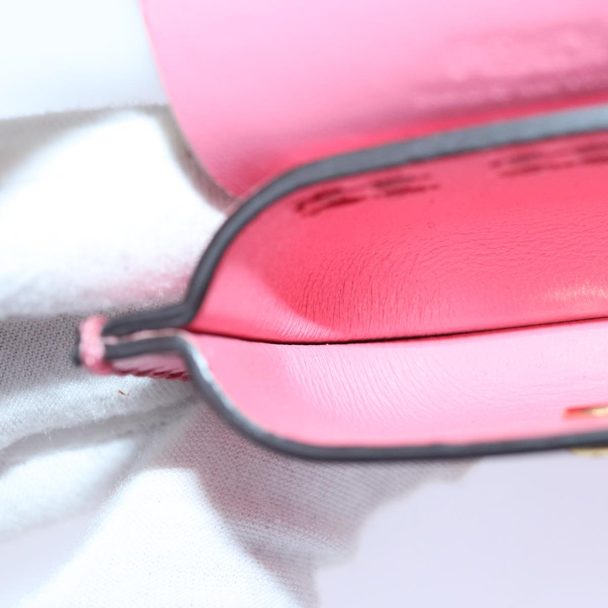 FENDI AirPods Case Pouch Leather Pink 86208