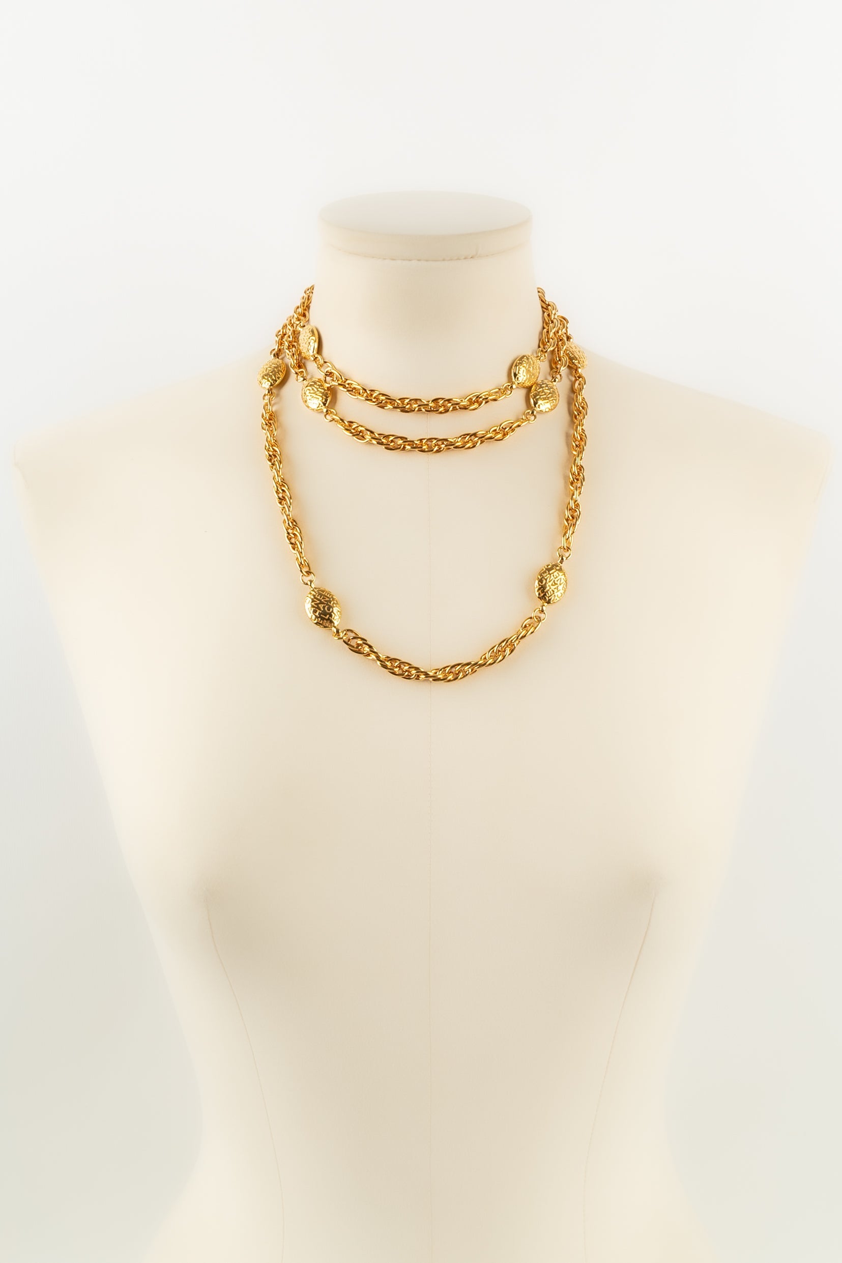 Collier / sautoir en mÃƒÆ’Ã‚Â©tal dorÃƒÆ’Ã‚Â© Chanel