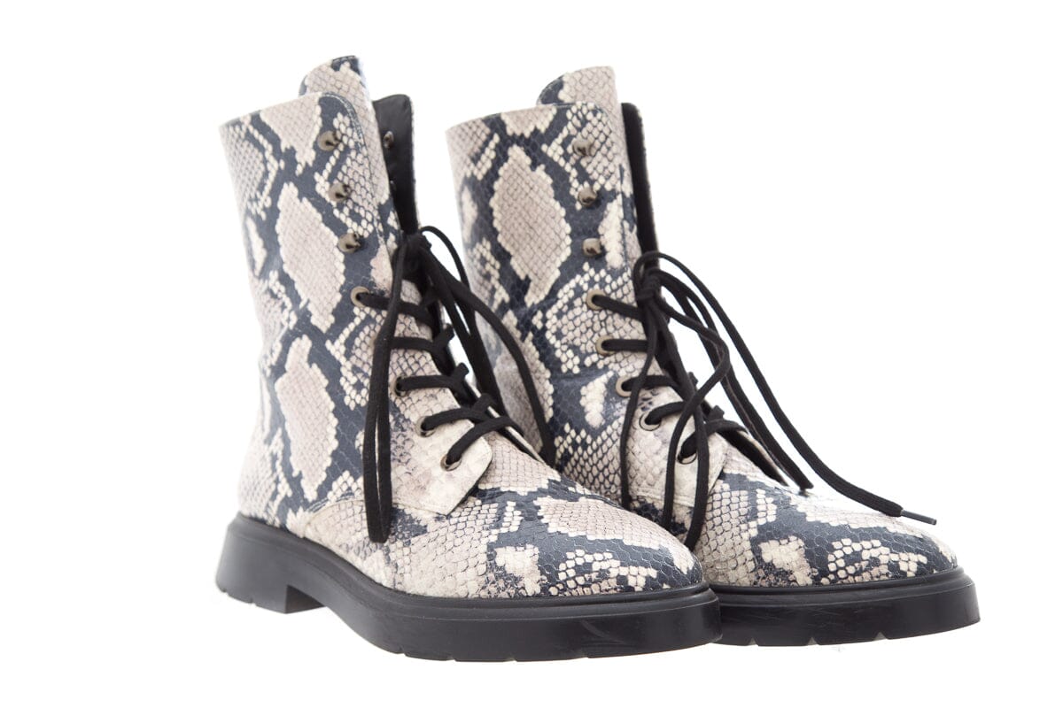 Stuart Weitzman MCKENZEE Grey Snakeskin Boots SZ 6.5