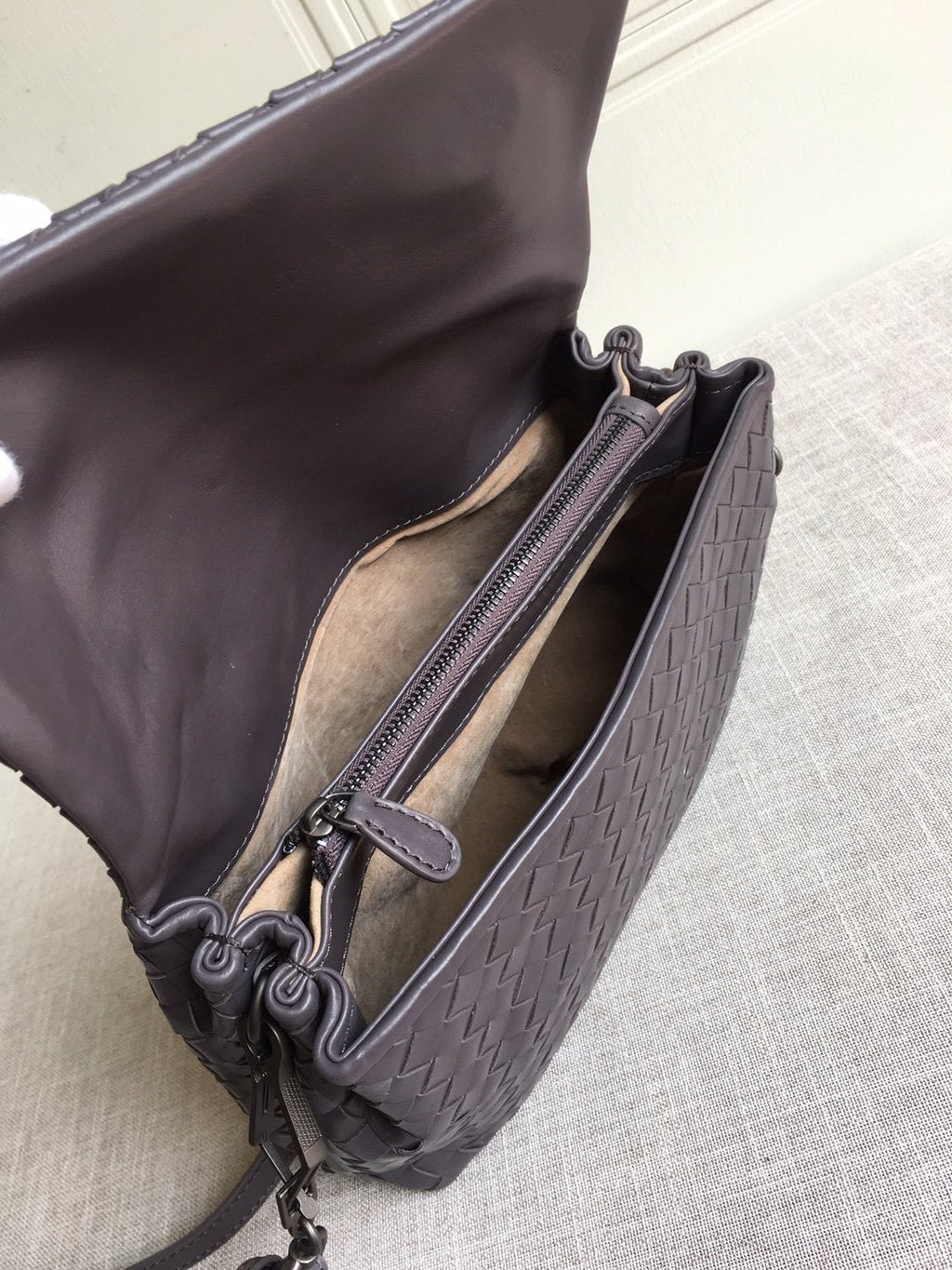 GLAMI Classic Intrecciato Dark Brown, For Women, WomenÃƒÂ¢Ã¢â€šÂ¬Ã¢â€žÂ¢s Bags 8.9in/22.5cm