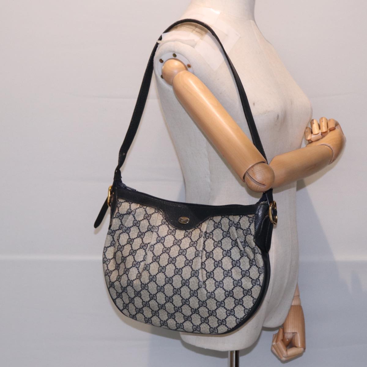 GUCCI GG Supreme Shoulder Bag PVC Leather Navy Gold 41 02 058 87264