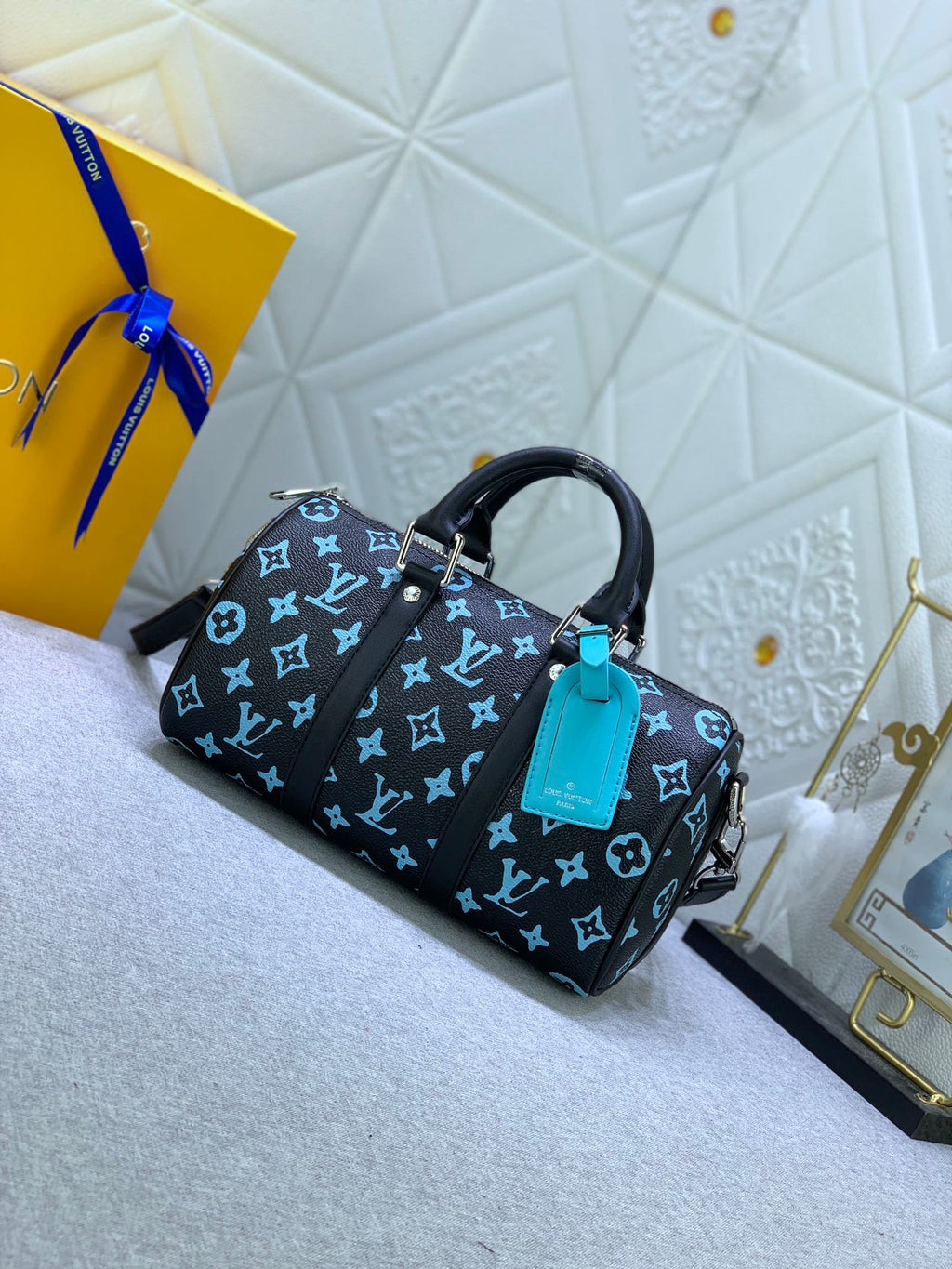 EN - New Bag LUV 643
