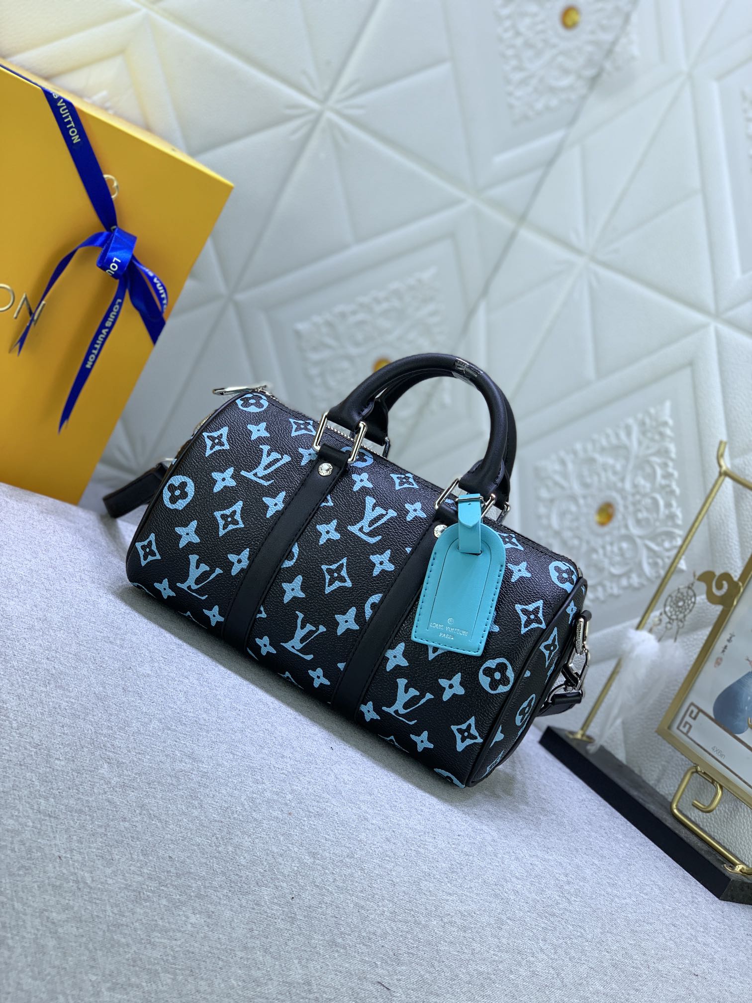 EN - New Bag LUV 643