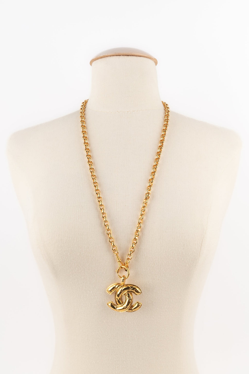 Collier cc Chanel