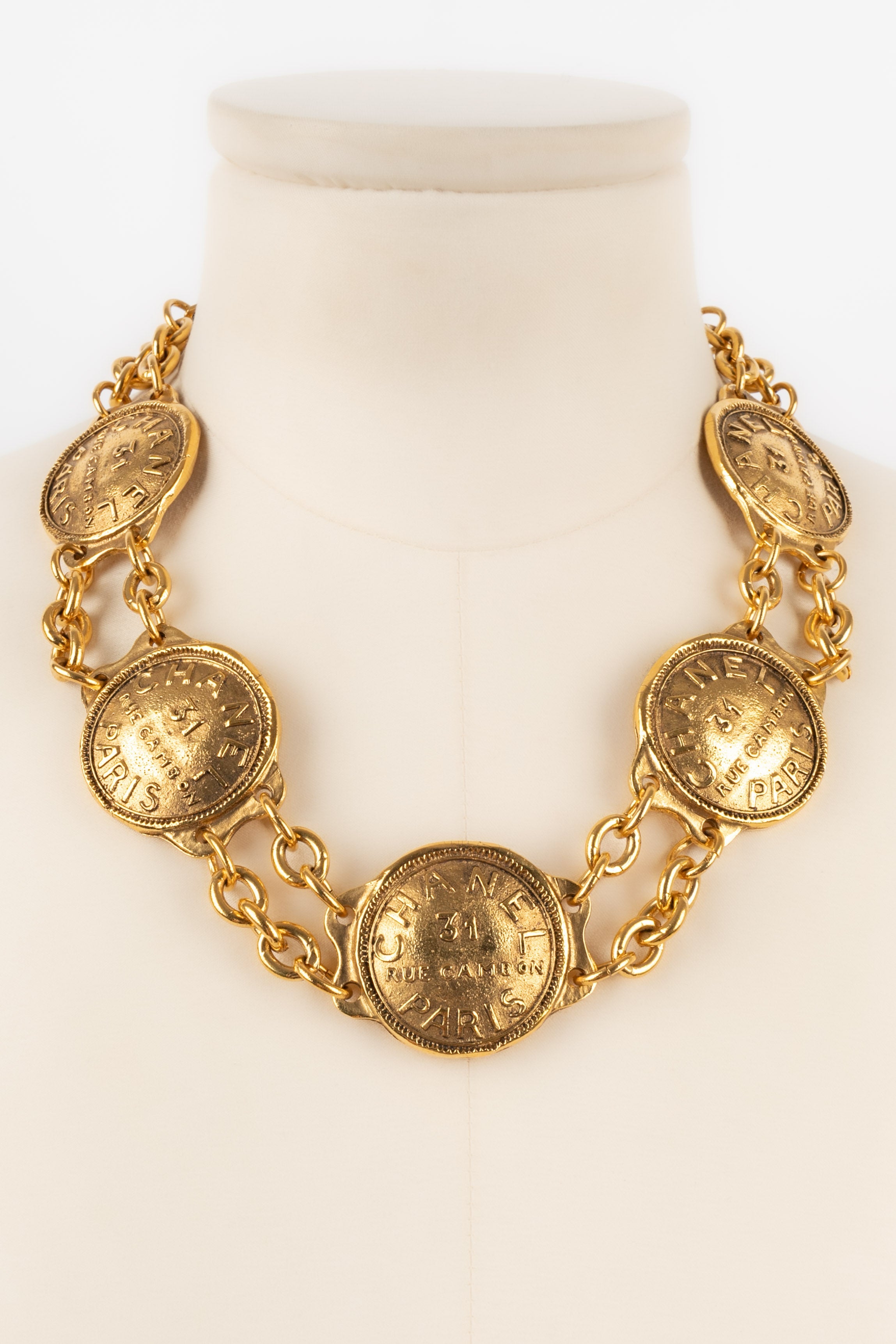 Collier court en mÃƒÆ’Ã‚Â©tal dorÃƒÆ’Ã‚Â© Chanel