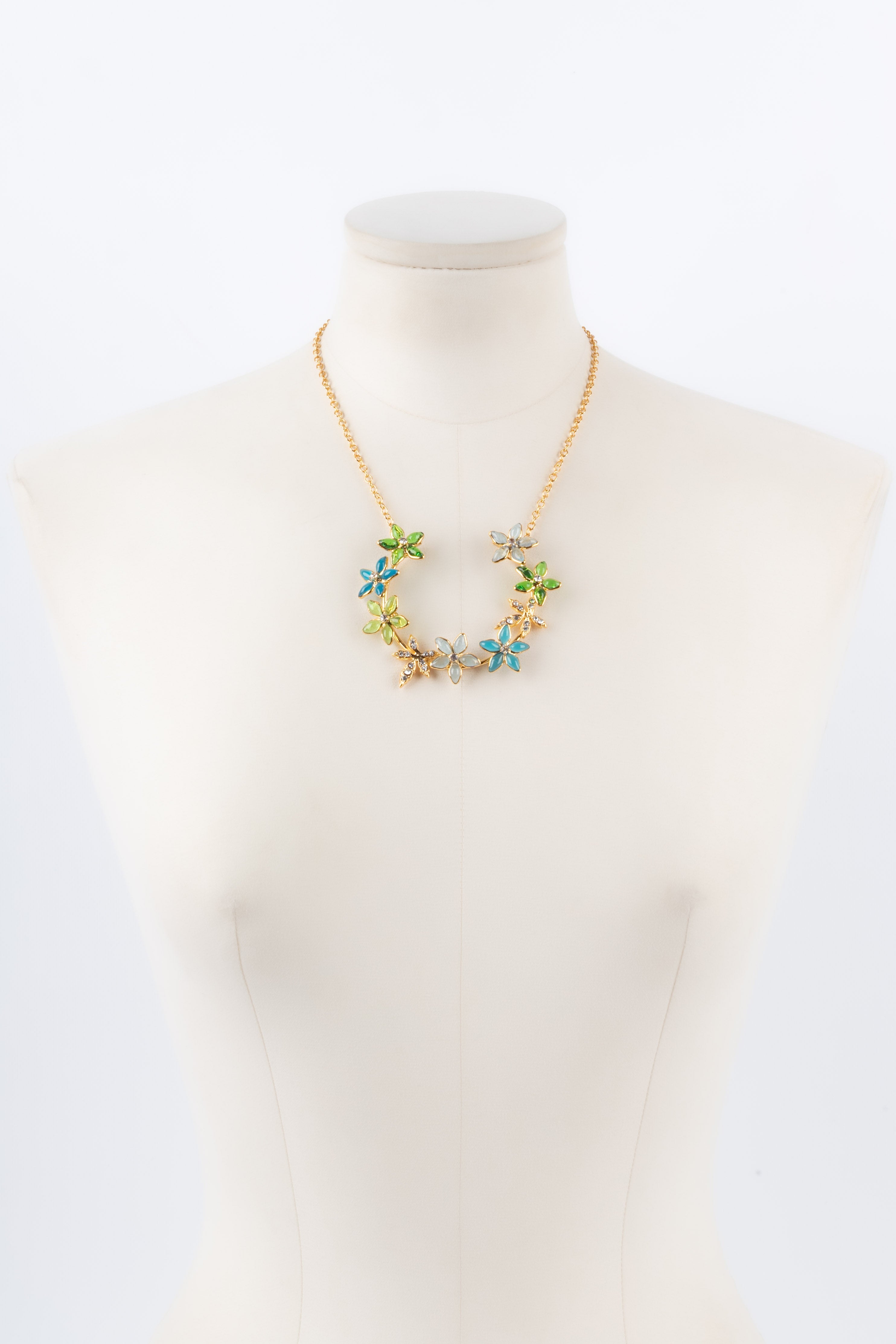Collier Augustine
