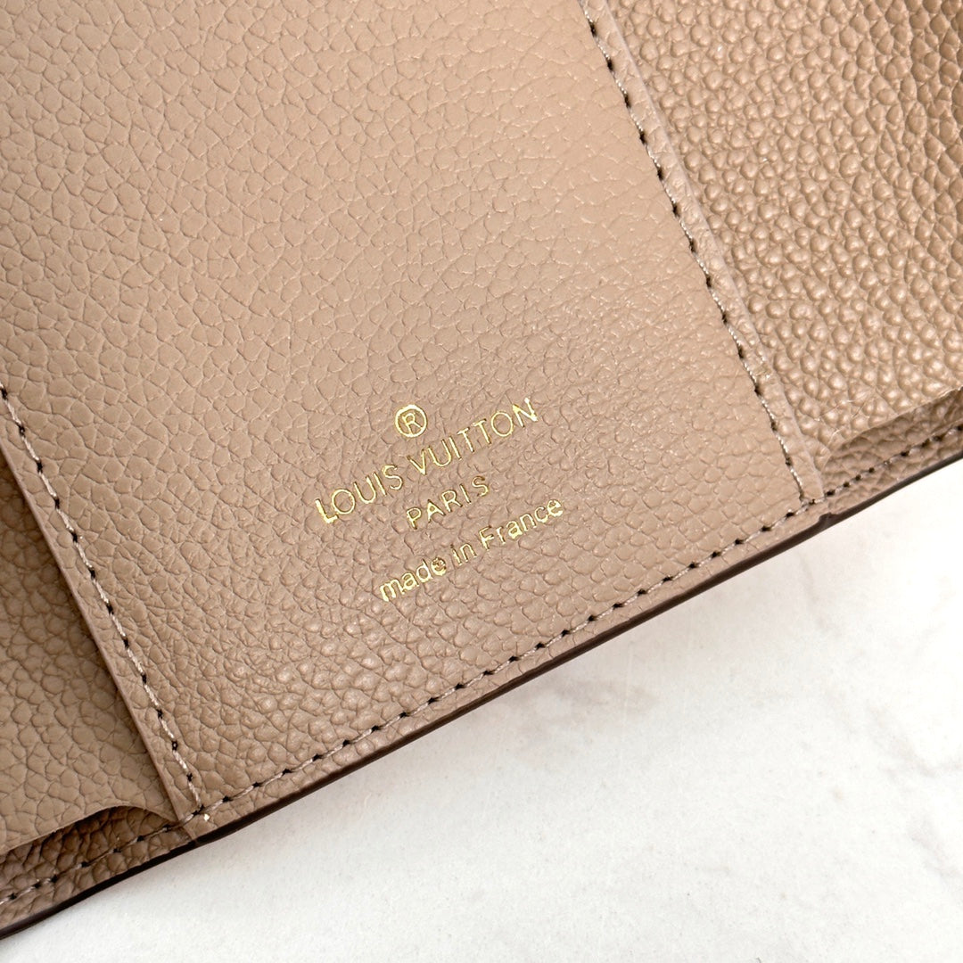 EN - New Arrival Wallet LUV 136