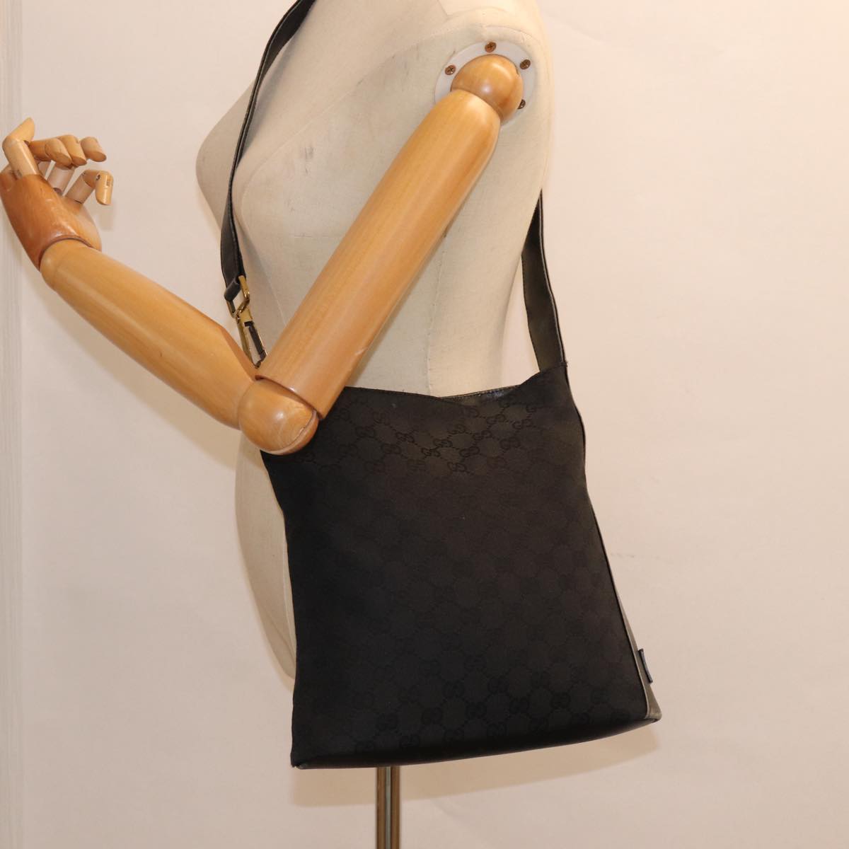 GUCCI GG Canvas Shoulder Bag Black Silver 91761 87782