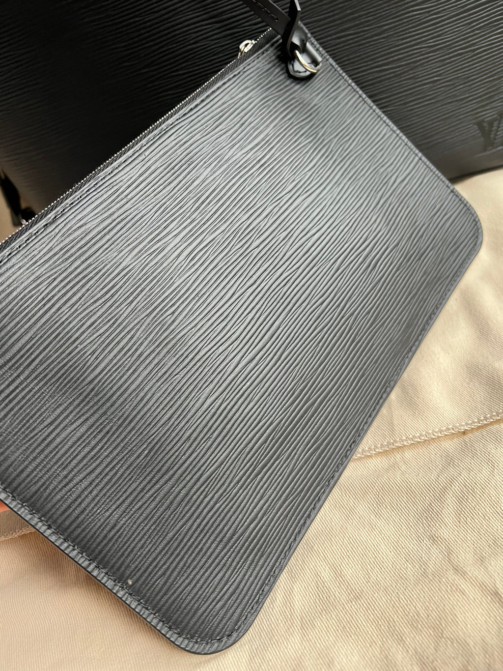 Louis Vuitton Neverfull MM Black Epi Leather (RRP £1,740)
