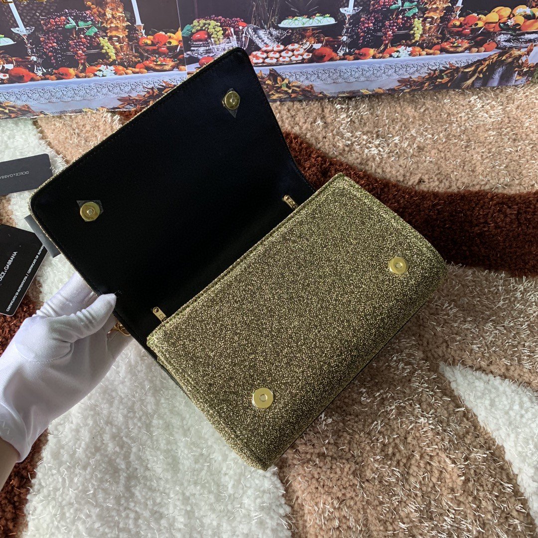 GLAMI GLAMI Girls Cross Body Bag In Soft Lurex Gold For Women 8.3in/21cm GLAMI
