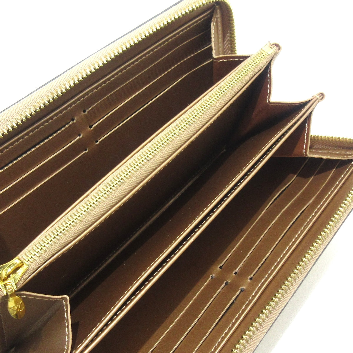 Louis Vuitton Portefeuille Zippy  Patent Leather Wallet  ()