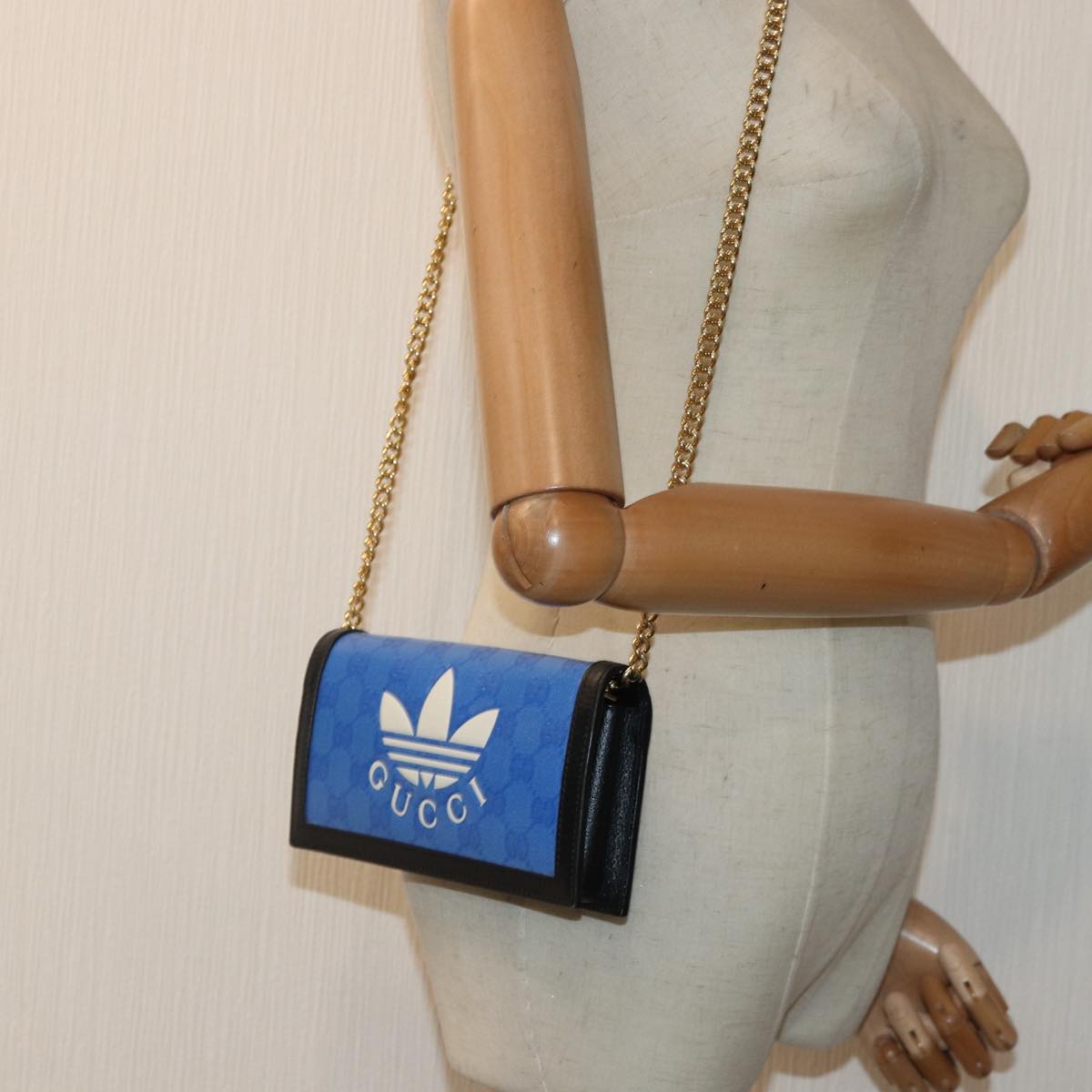 GUCCI GG Supreme Adidas Collaboration Chain Shoulder Wallet 621892 88144A