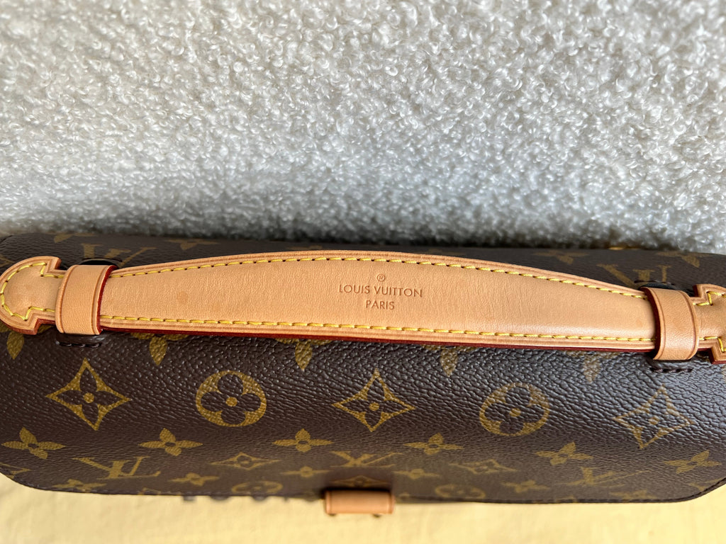 Louis Vuitton Pochette Metis Monogram (RRP £1,970)