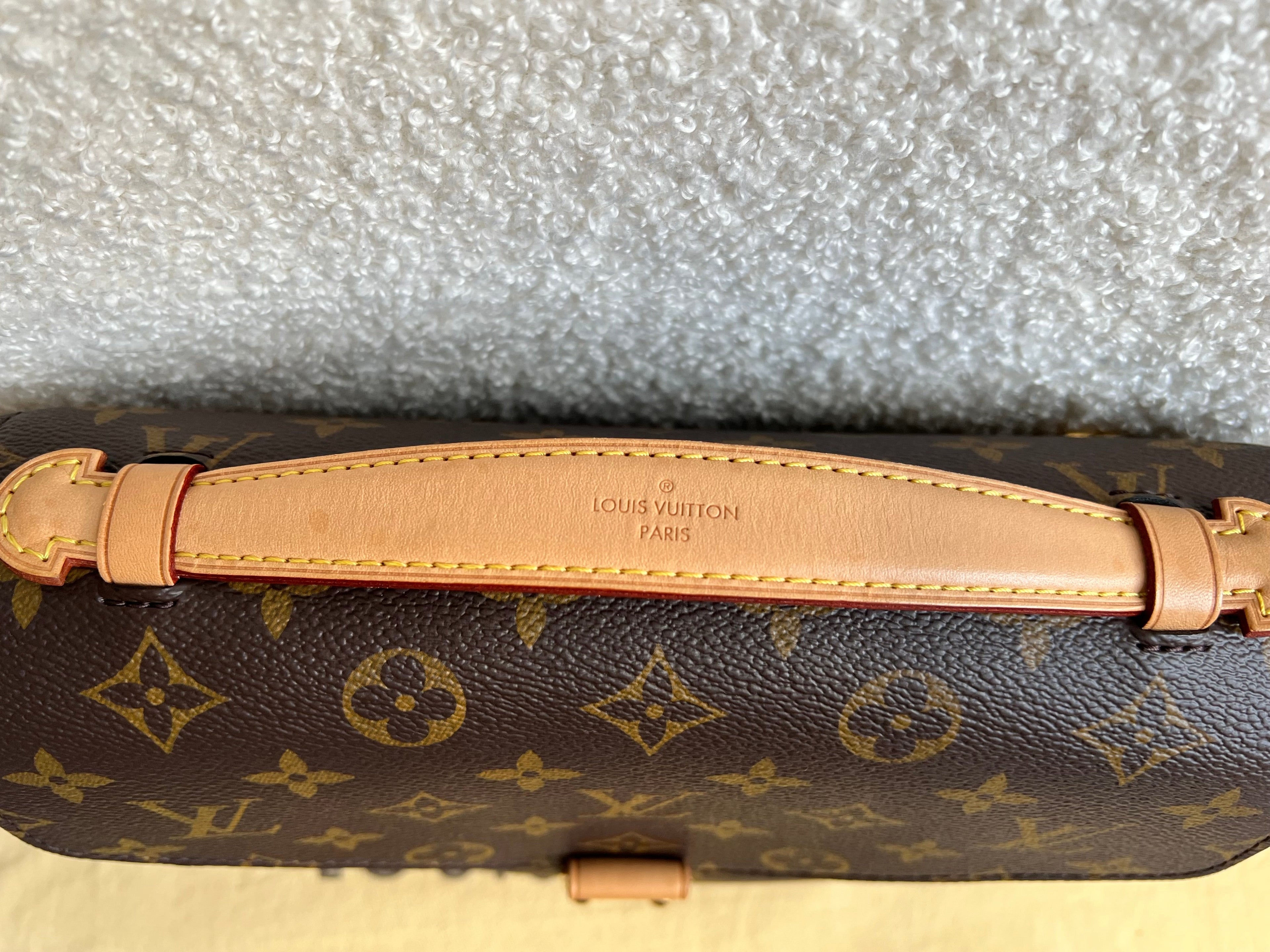 Louis Vuitton Pochette Metis Monogram (RRP £1,970)