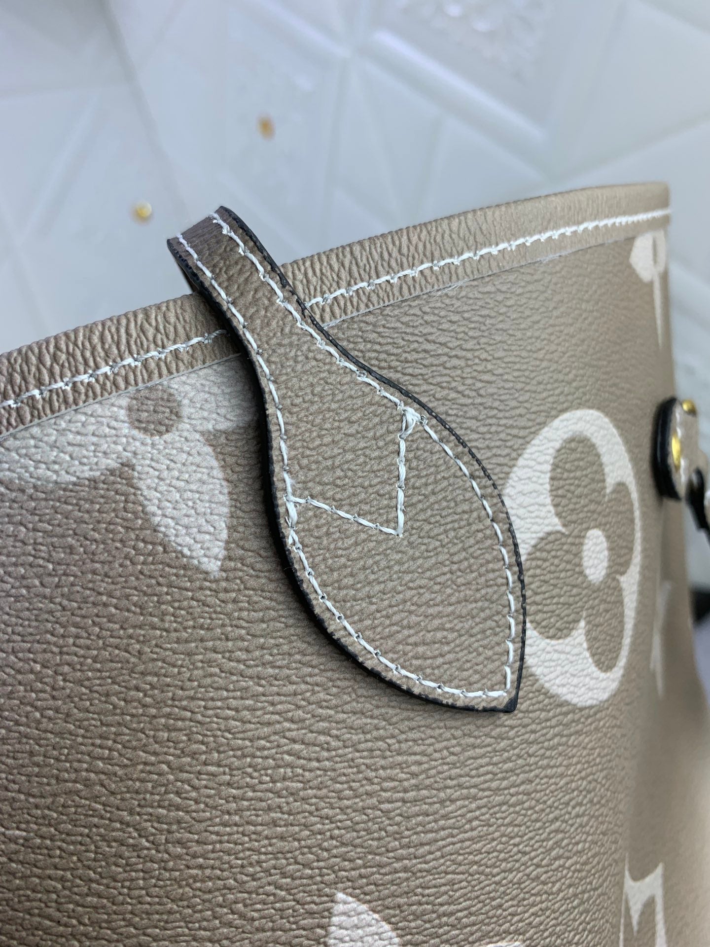 EN - New Bag LUV 650